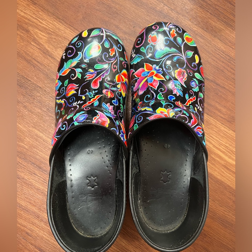 Dansko size 40